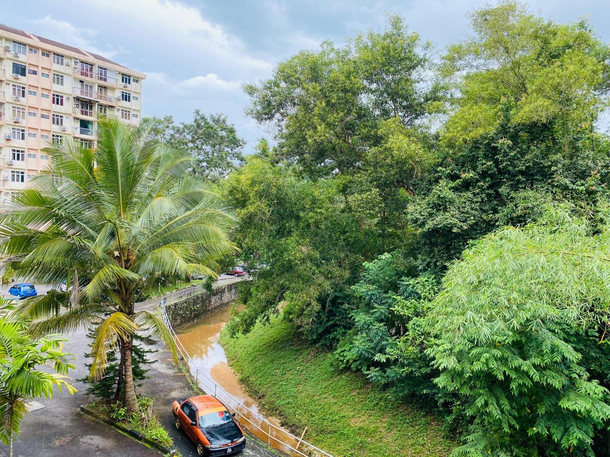Batu Ferringhi Bayu Emas Apartment エクステリア 写真