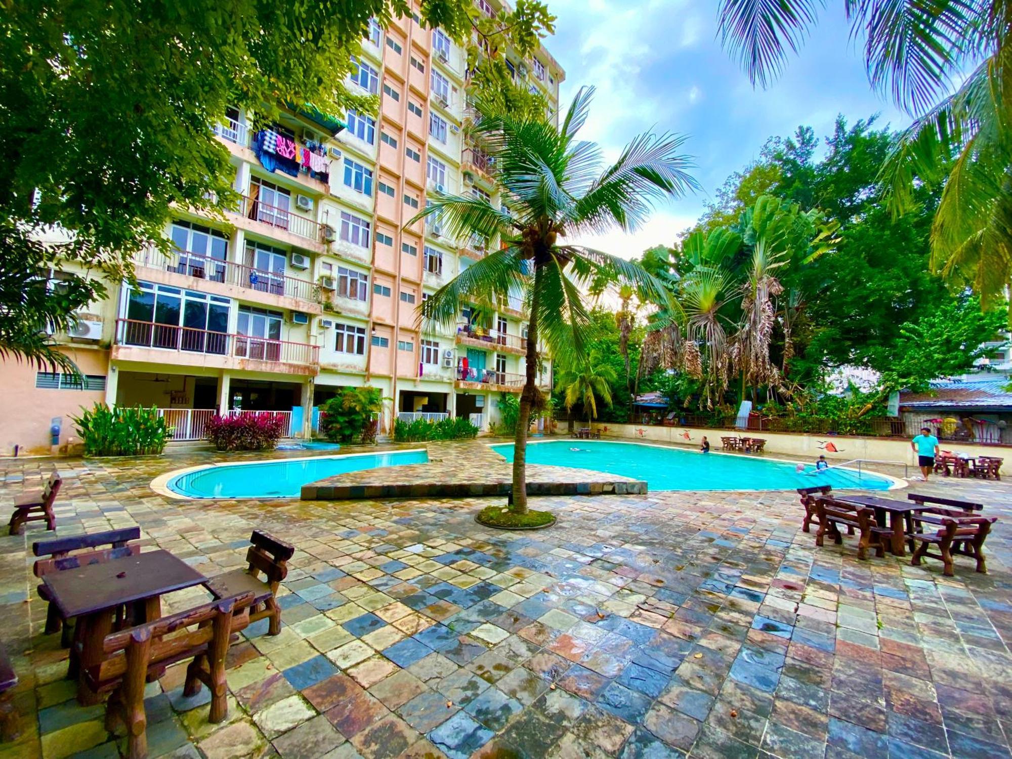 Batu Ferringhi Bayu Emas Apartment エクステリア 写真