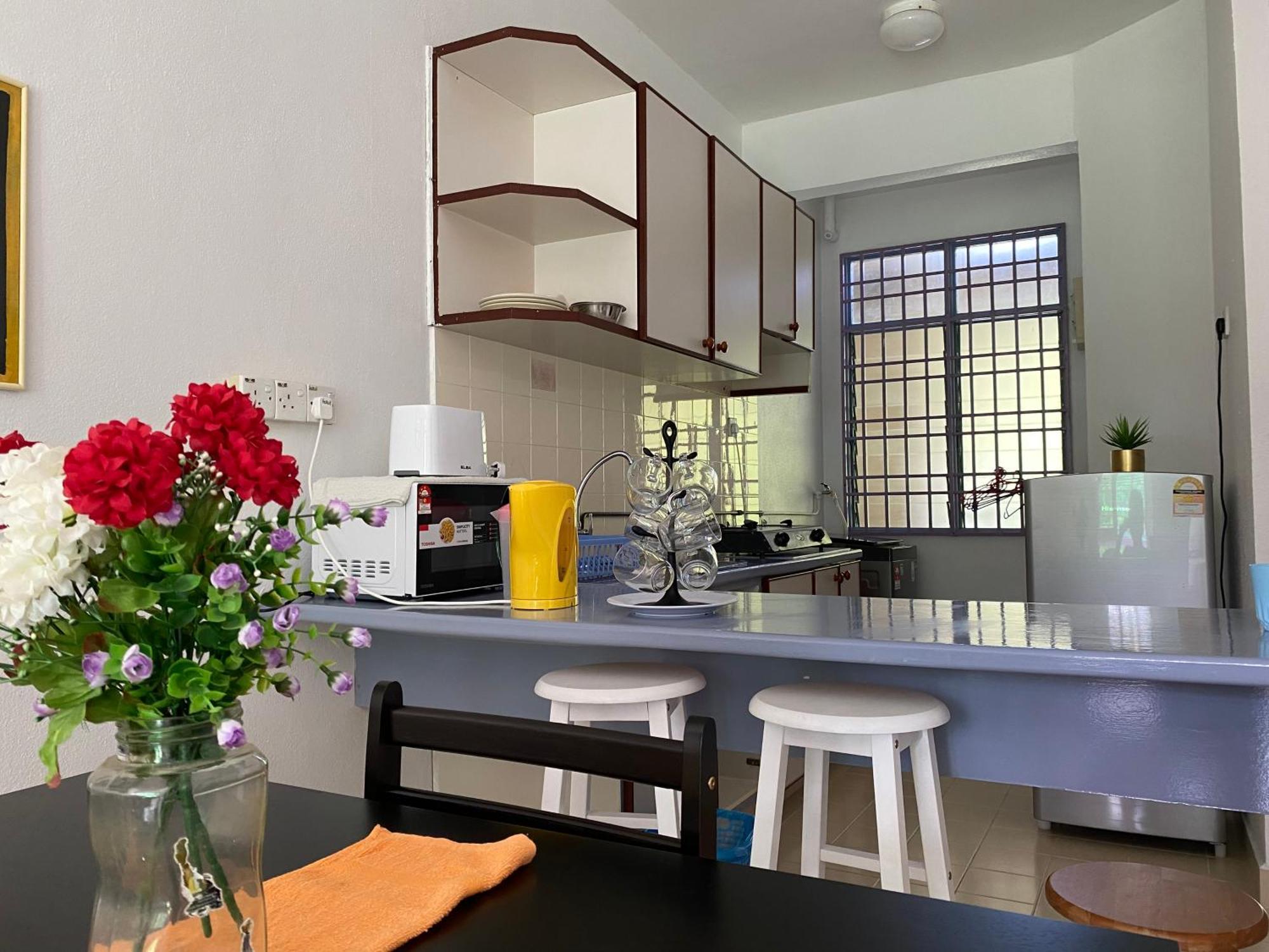Batu Ferringhi Bayu Emas Apartment エクステリア 写真